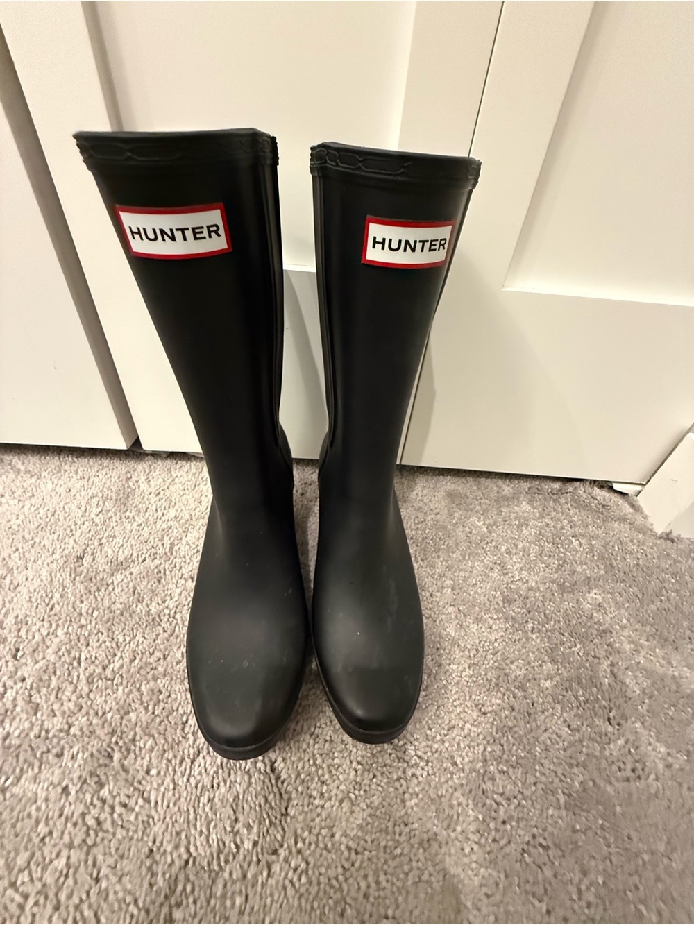 Hunter Black Wedge Boot like new